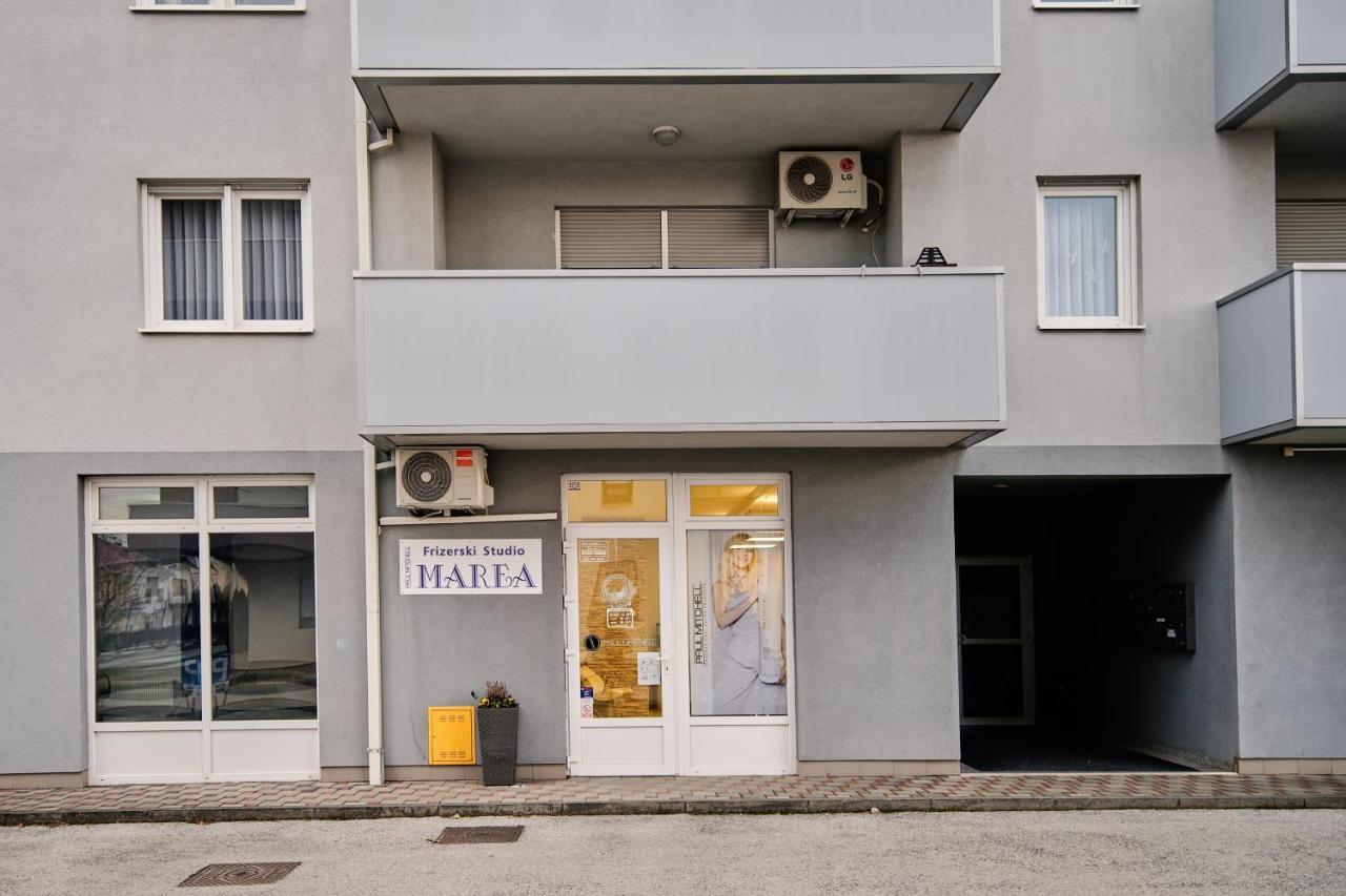Lovely Apartment Mira Near Airport Zagreb Velika Gorica Exterior photo