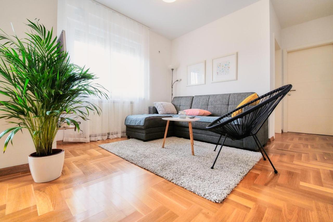 Lovely Apartment Mira Near Airport Zagreb Velika Gorica Exterior photo